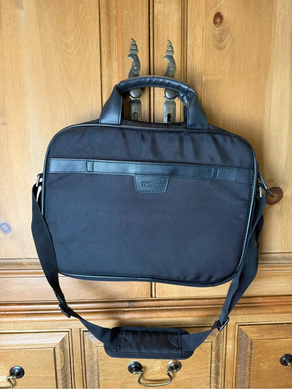 Kenneth Cole Reaction Black Men's Briefcase with Shoulder Strap